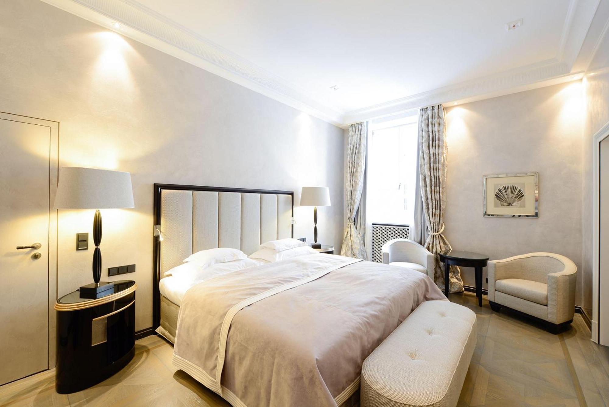 Hotel Bayerischer Hof München Phòng bức ảnh A room at the Hotel de Crillon